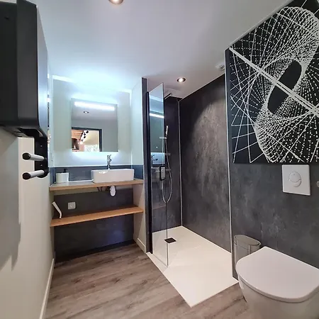 Renove Avec Mezzanine, Cour Privative Et Parking A - Fr-1-426-479 Rochetrejoux